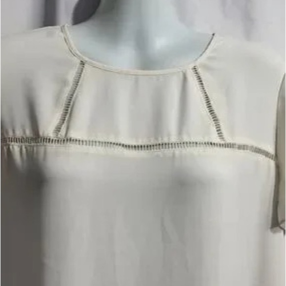 Banana Republic Cream Short Sleeve Pleated Hem Blouse - Picture 3 of 5